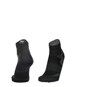 Graphitgrüne Merino Wandersocken mit verstärkter Ferse und geformter Zehe