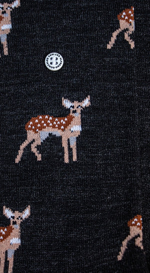 Hirsch Lifestyle Merino Socken mit lustigem Reh-Design, aus hochwertiger Merinowolle, bequem und nachhaltig.