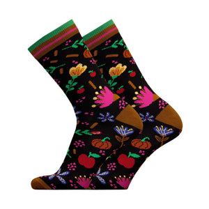 Herbstgarten Pattern Socke mit buntem floralen Design für stilvolle Herbstmode im Schwarz.