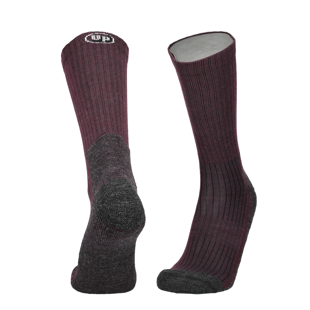 Merino Wandersocken, dunkles Weinrot mit grauer Sohle und Ferse, Vorder- und Rückansicht