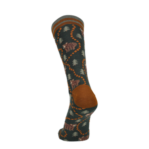 Dunkelgrüne Merino Socke mit Bärenprint, dunkelbrauner Ferse und Zehen mit orangefarbenen Details