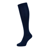 Marineblauer Kniestrumpf mit geripptem Bund und unifarbenem Strick.