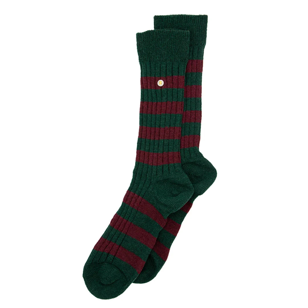 Cosy Merino Socken mit Rippen-Muster in Army und Burgunderrot, bequem und stilvoll, ideal für kalte Tage.