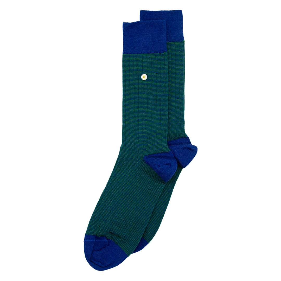 Cosy Merino Socken in Grün und Blau mit feinen Streifen und hochwertigem Design.